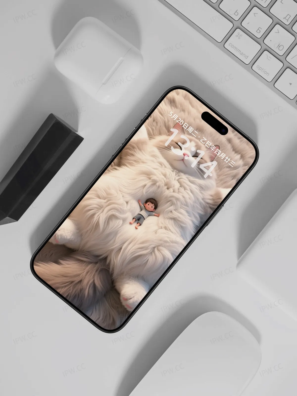 男孩躺在猫身上手机高清静态壁纸#20250728165531 e0dba97bbd8b61f